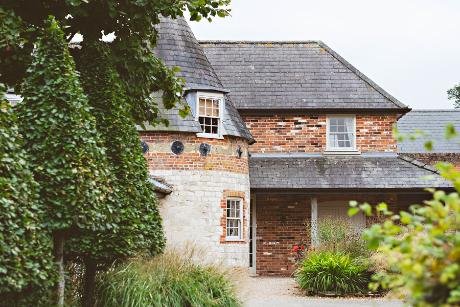 wedding at bury-court-barn-1