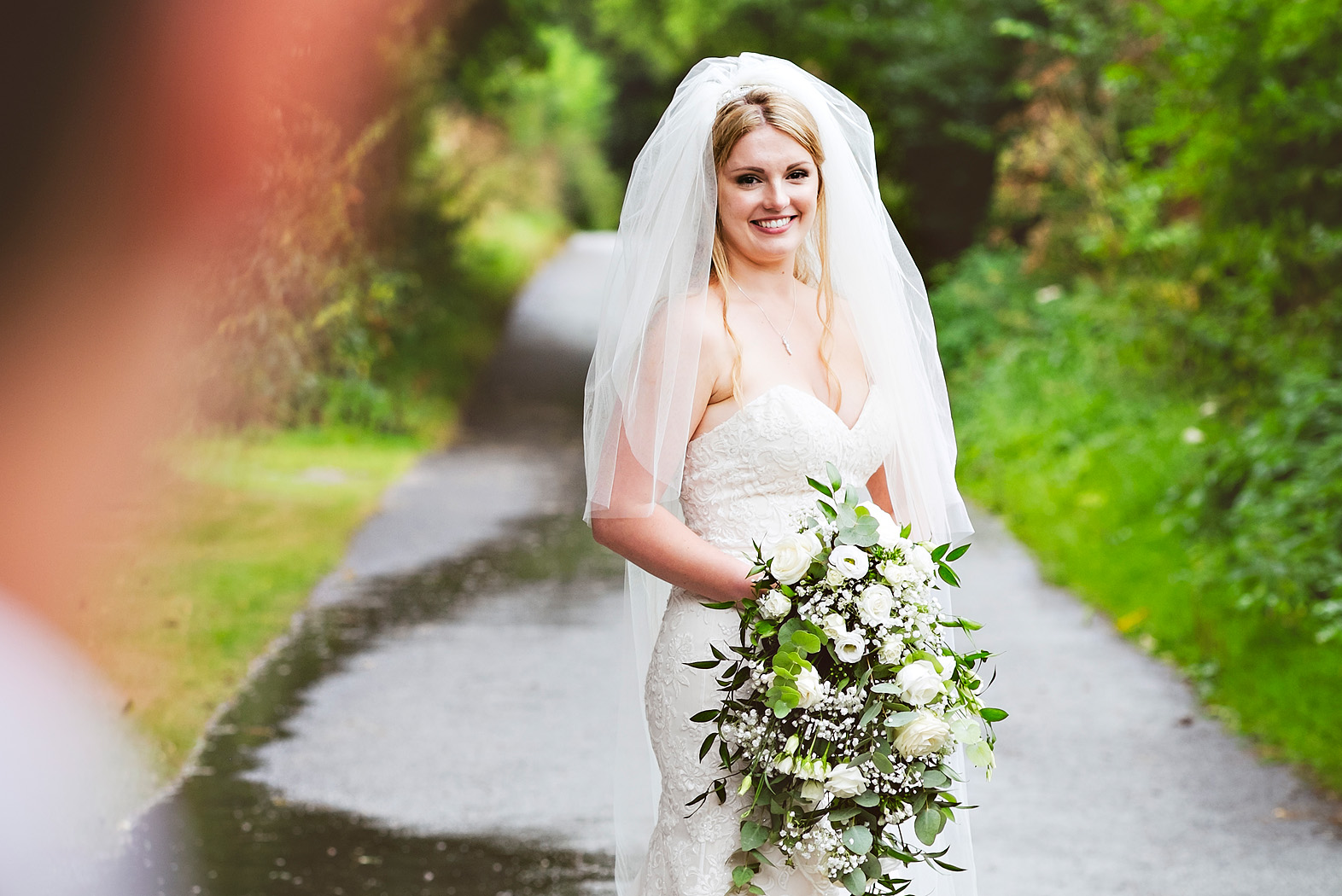 hannah and ryan wedding at tithe barn