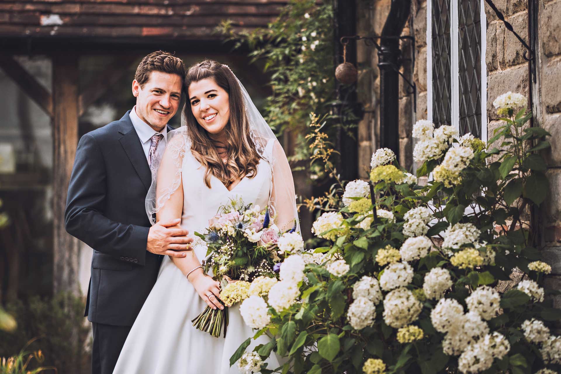 Wedding couple in a garden